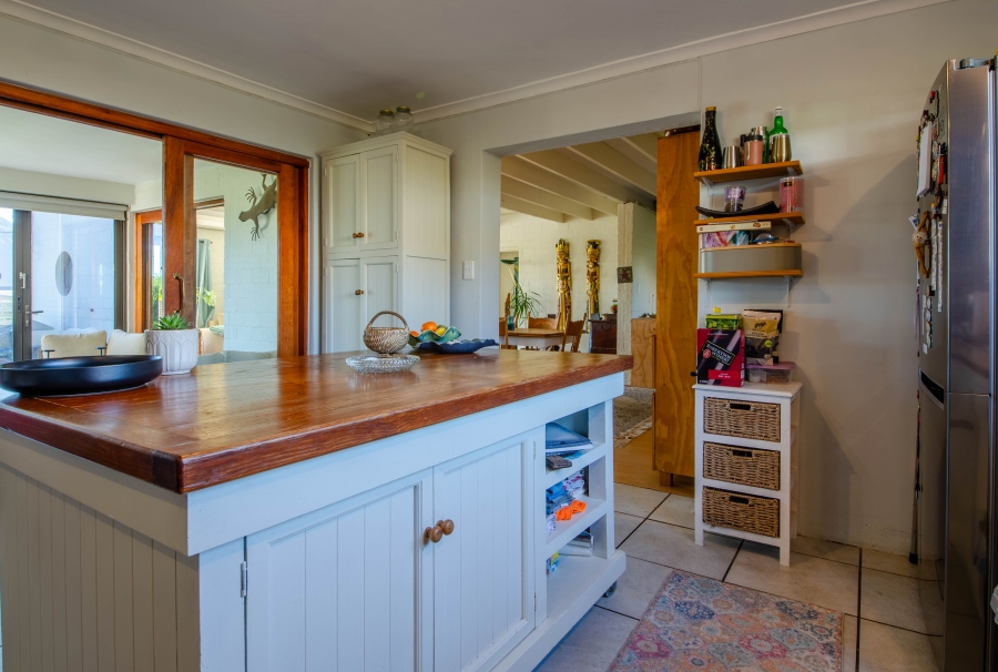 4 Bedroom Property for Sale in Pringle Bay Western Cape